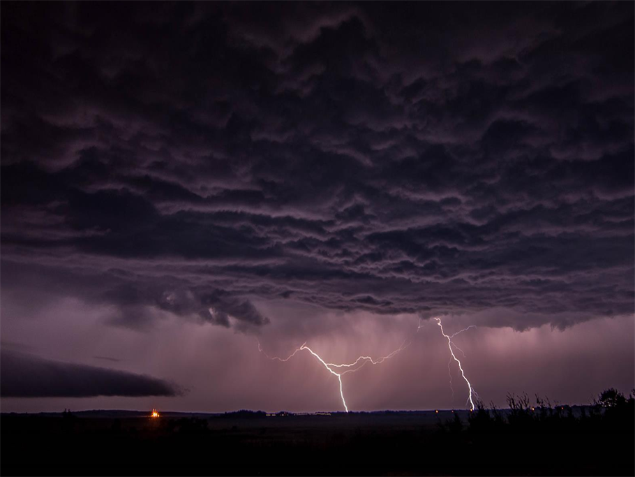 Western Alberta is Under a Severe Thunderstorm Warning!