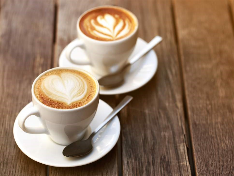 Good news for all the coffee-addicts-Drinking 7 cups of coffee can help you live longer!