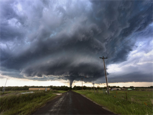 Severe Thunderstorms to Hit Northern Alberta Overnight! 