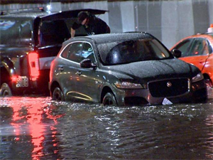 Severe Thunderstorm Cause,Flooding,Power Outage In Toronto