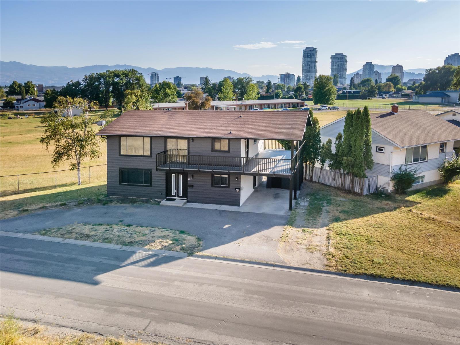 885 Trench Place, Kelowna North