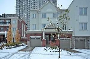 Gorgeous 4 B/R Freehold T/House At Bathrust/Steeles
