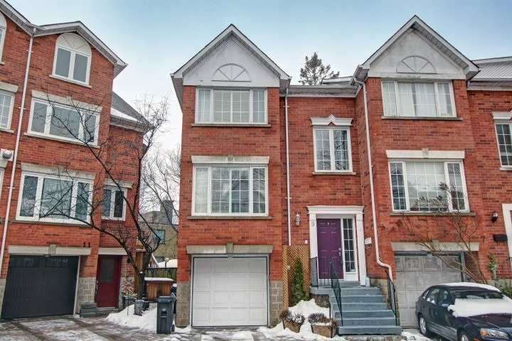 Gorgeous Townhome In East End Toronto!! 2+1 Bed/2Bath + Parking