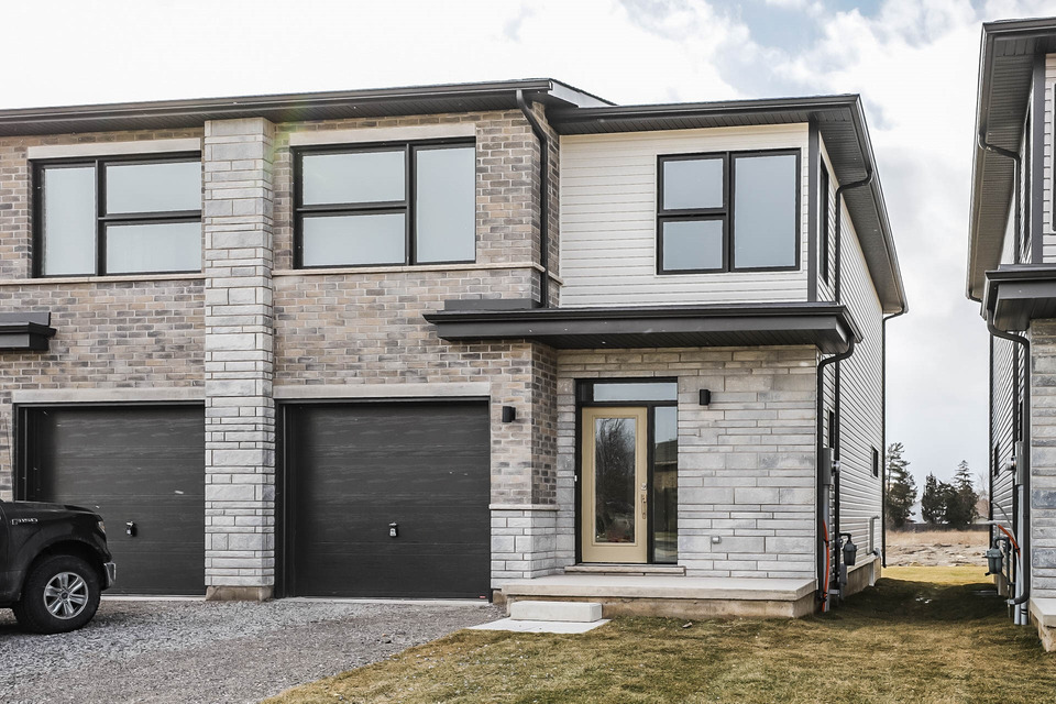 SEMI DETACHED HOUSE FOR SALE ST. CATHARINES, WoodBurn Ave, L2P0B8, St