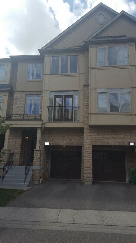 3 Bedroom Townhouse in Quiet Residential Community for Rent