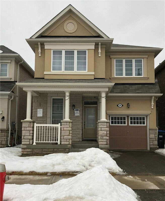4 BEDROOMS HOUSE AVAILABLE FOR RENT IN BRAMPTON