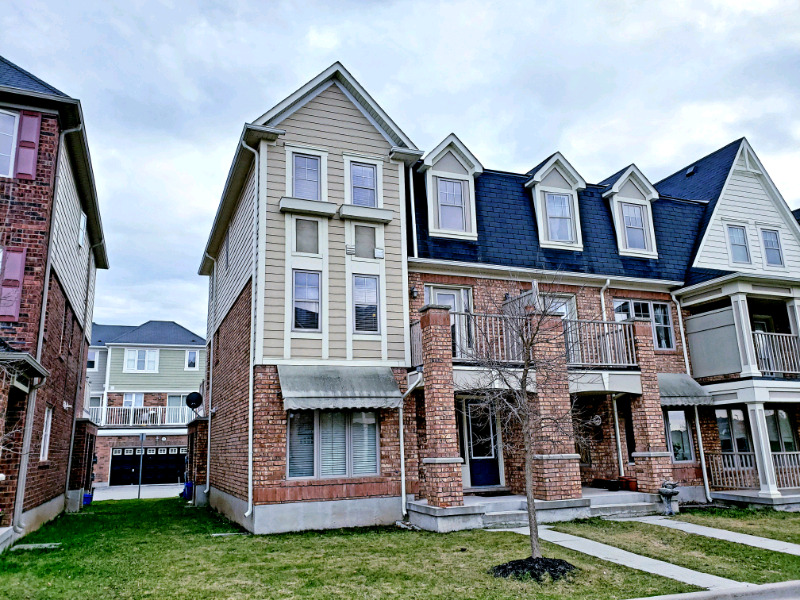 AMAZING MILTON TOWNHOUSE FOR SALE, Toronto, ON, Canada, L9T0Z5, House