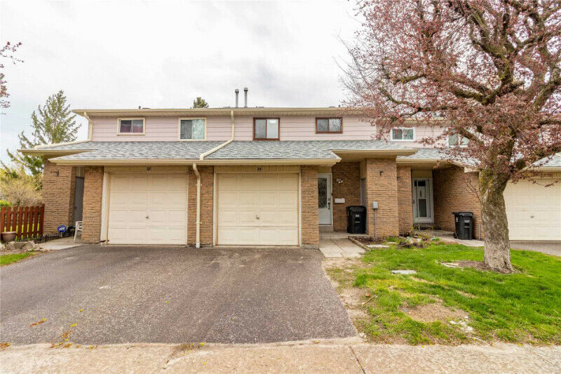 3BR + 2W BEAUTIFUL CONDO TOWNHOUSE FOR SALE IN SCARBOROUGH174