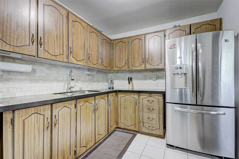 Well Maintained Beautiful Condo Townhouse For Sale In Orton Park, 371