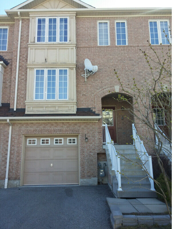 Townhouse for rent in Ajax