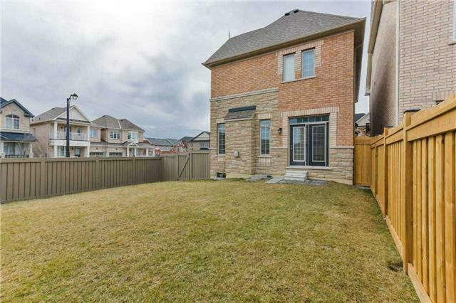 VERY NICE HOUSE FOR SALE AT VAUGHAN