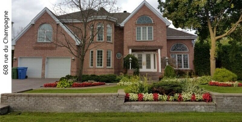 Luxurious Home on Golf Course in Montreal - Bargain