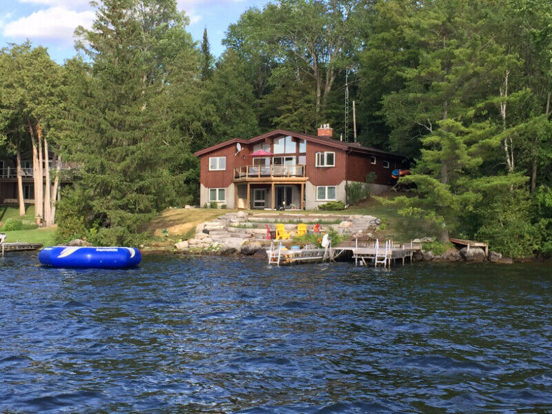 Waterfront 4 Season Cottage for sale Clear Lake/Stoney Lake142;, 782