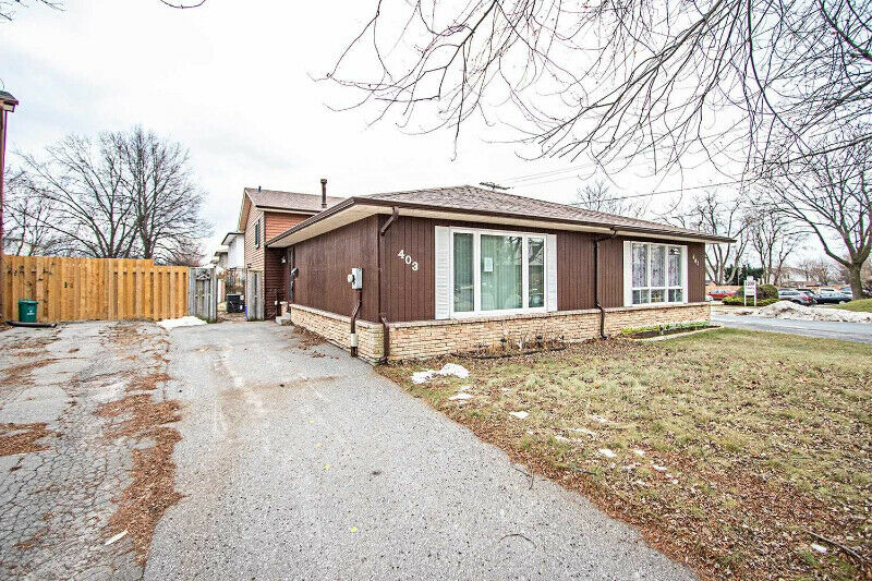 3 Bed Detached Home in Oshawa