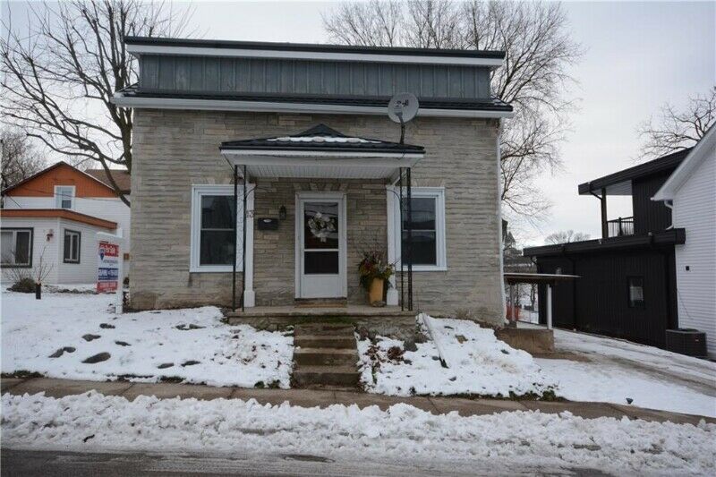Great Hespeler Home with Updated Features, 13 Forbes St, Cambridge, ON
