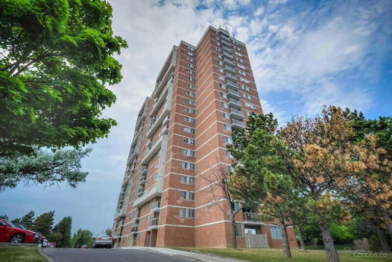 Fabulous 2 bedroom condo in Scarborough, 100 Wingarden Ct, Scarborough