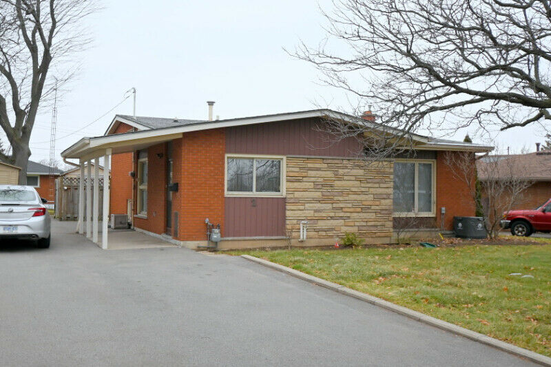 3 1 Bedroom On Quiet Court Open House Sunday 90 2 Isaac