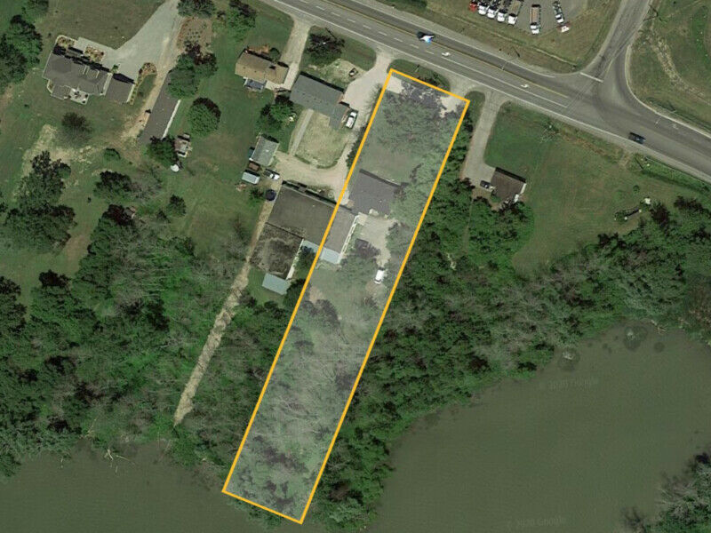 FOR SALE BY OWNER 8410 Highway 3 Dunnville Ontario, 8410 ON3