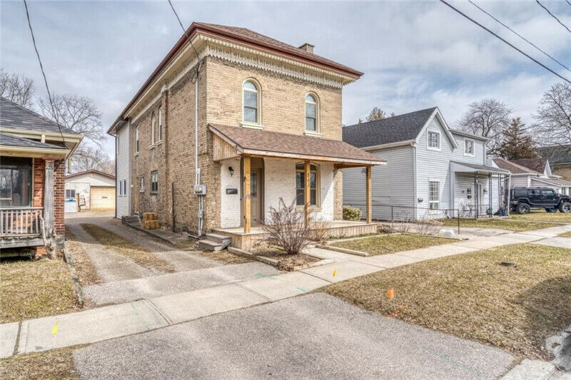 3300 square feet, this large 2 unit home on 41 X 277 Lot, 143 Terrace