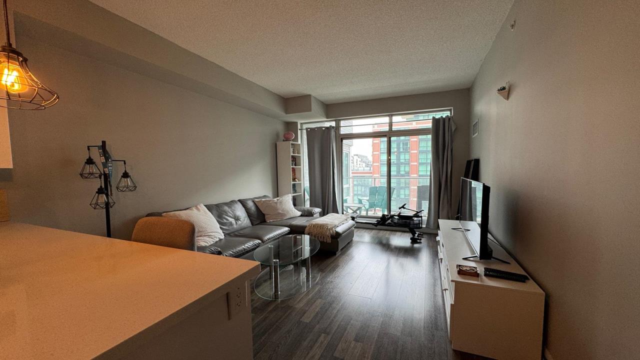 Furnished 1+1 Condo for Rent Near Wilson Subway Station – Steps to Yorkdale Mall, Parking Included, Available March 2025